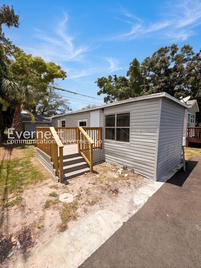 5680 28th St N Unit 2