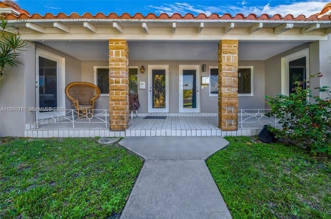 Building Photo - 11020 NE 10th Ave Unit 11022