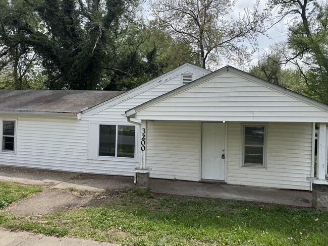 Photo - 3200 SE Colorado Ave Casa