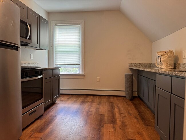 Photo - 986 Smith St Unit 3