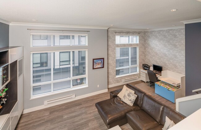 14058 61 Av Unit 4 Bedroom + Den Townhouse