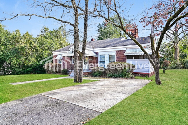 Photo - 6207 Moses St