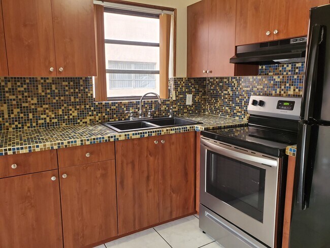 Photo - 1451 W 43rd Pl