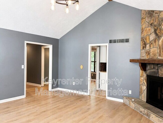 5088 Ravenwood Dr NE
