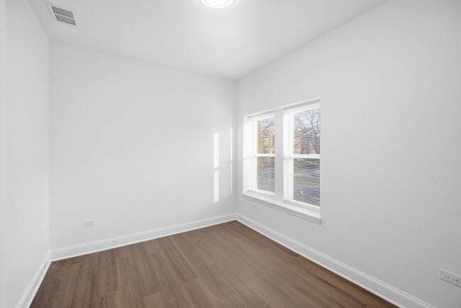 Photo - 1942 Elmwood Ave Unit GF