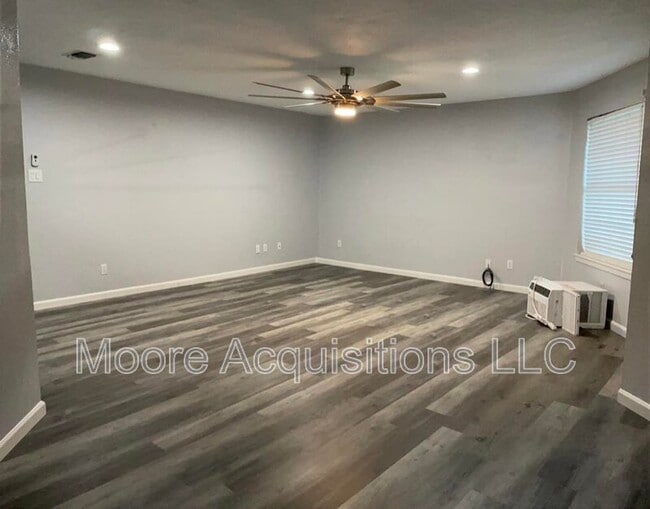 Photo - 730 Patricia Dr
