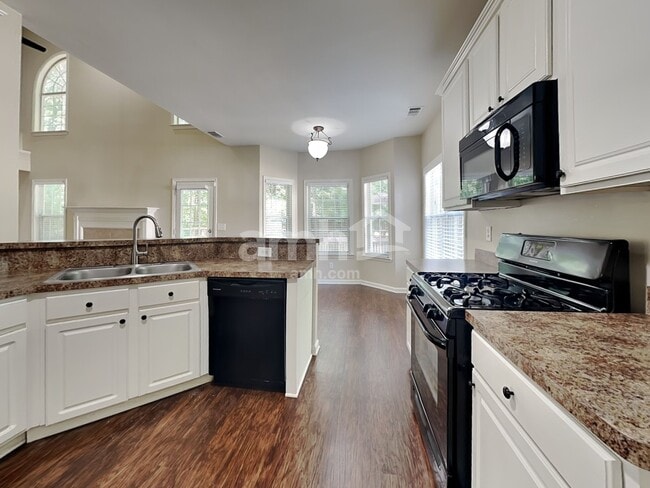 Photo - 640 Victoria Station Blvd