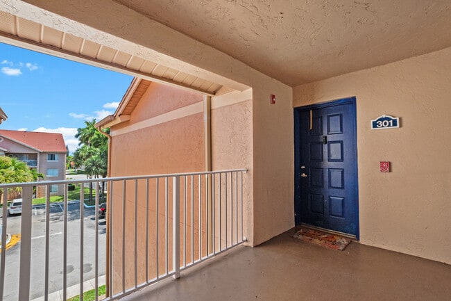 Private balcony with outdoor space - 15770 SW 104th Ter Unit 301