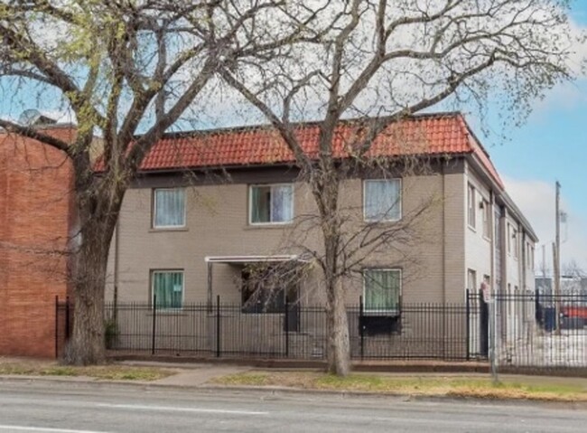 Building Photo - 324 N Topeka Ave Rental