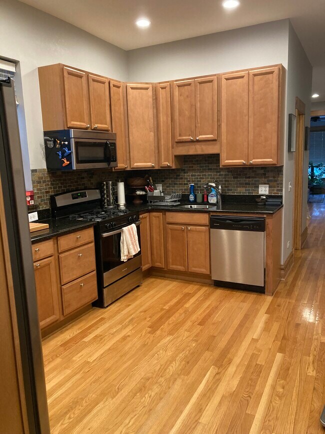 Photo - 2507 N Kimball Ave Unidad 1