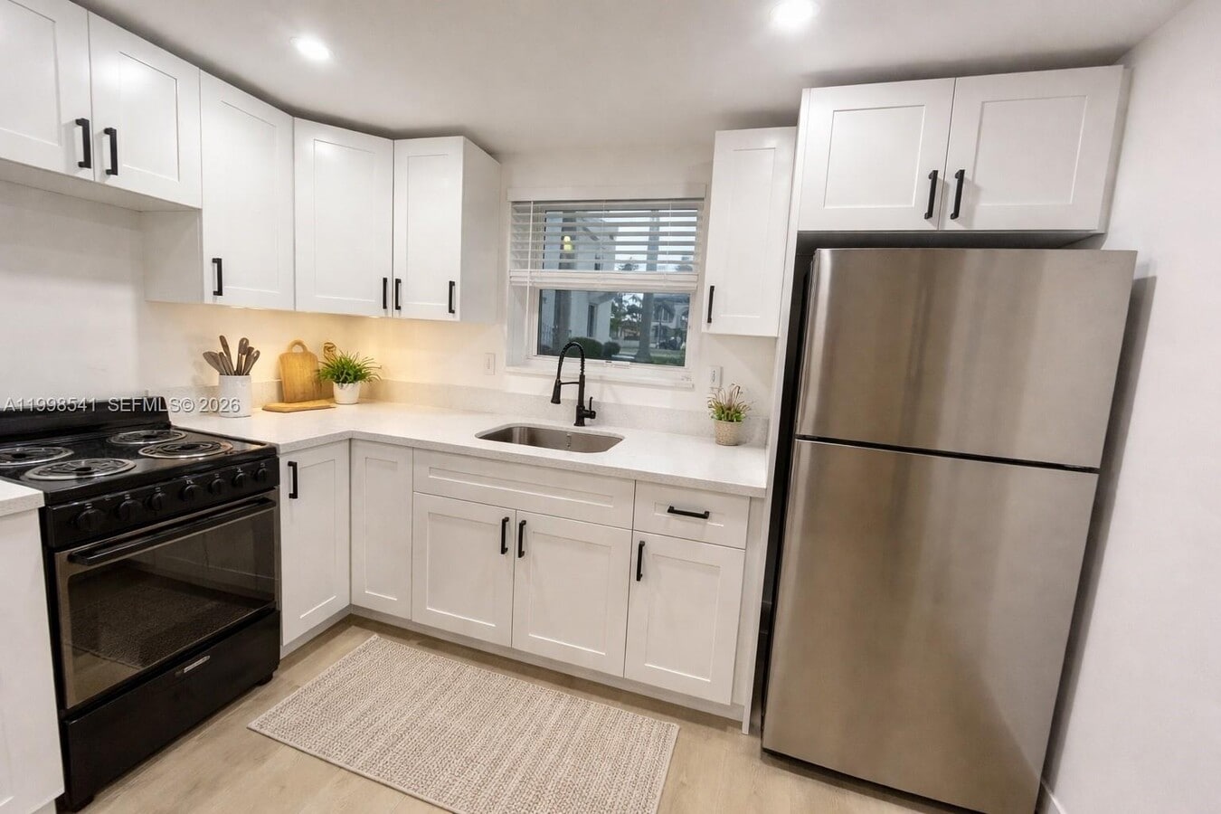 Photo - 817 Tyler St Unidad 0