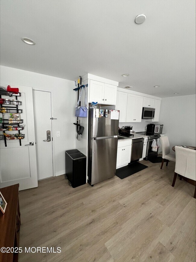 Photo - 380 Division St Unidad 1D