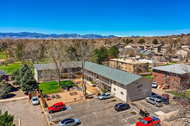 Photo - 5965 Yukon St