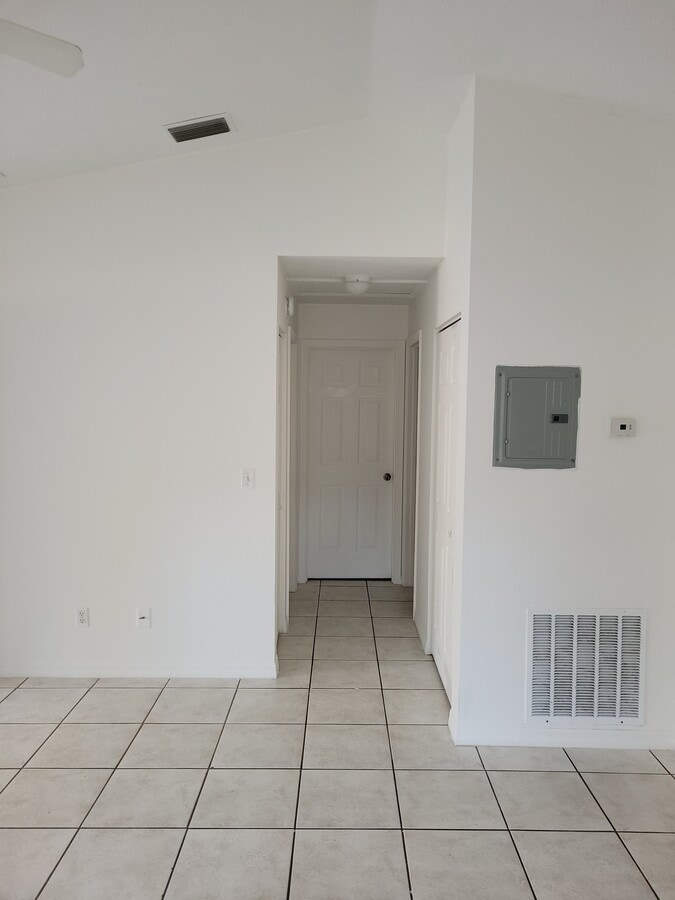 Hallway to beedrooms and Bathroom - 706 NE 27th St