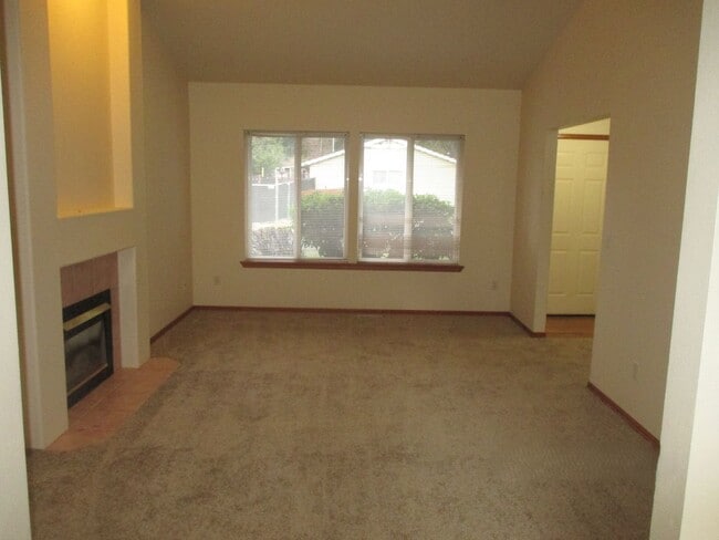 Photo - Stowe-8512 Unit 8514