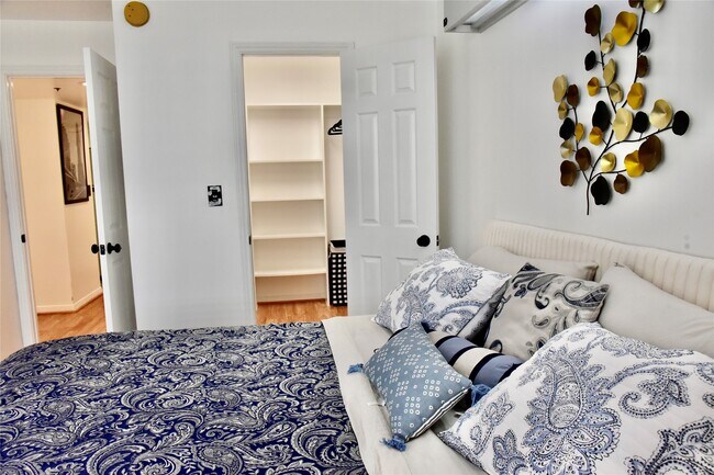 3525 Sage Rd Unit 701