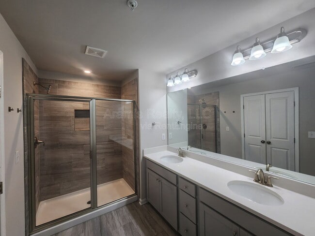 Photo - 6472 Brookside Blvd