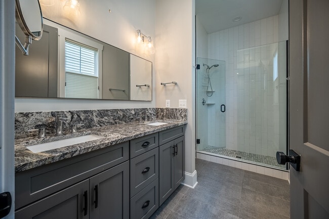 Photo - 288 W Main St