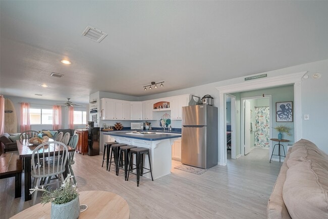 Photo - 510 Oyster St