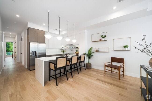 Building Photo - 70 Gardner Ave Unit # 2 Rental