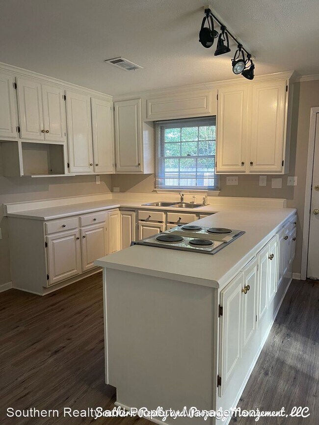 Photo - 3 br, 2 bath House - 2556 Carter Hill Road