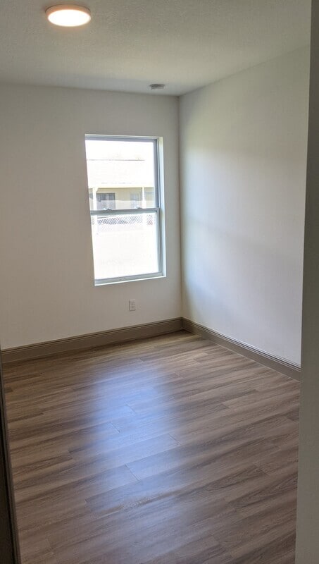 Photo - 733 Lucaya Dr