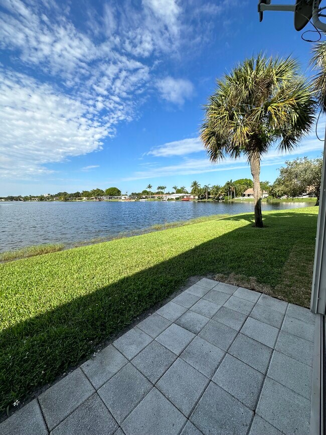 Photo - 11346 Taft St Unidad 11346