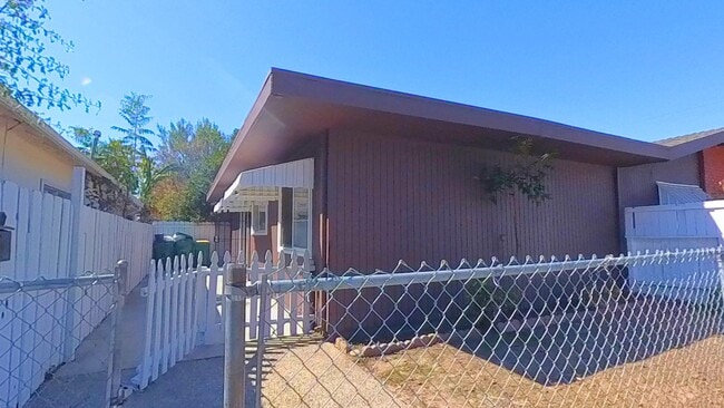 Photo - 3537 N San Joaquin St