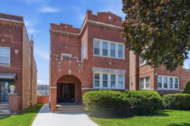 Building Photo - 1906 Ridgeland Ave