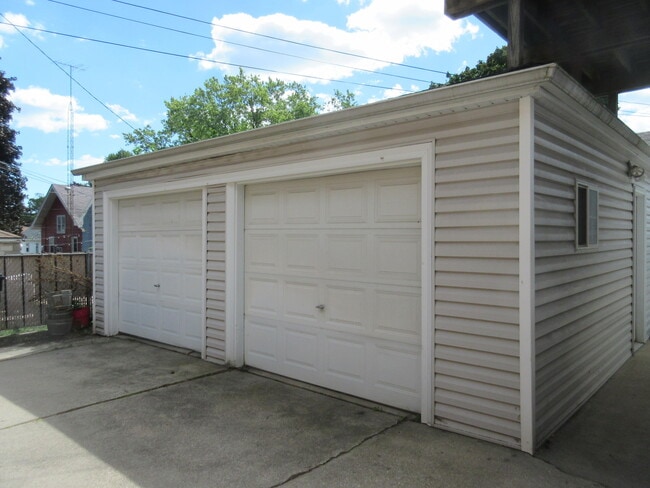 Photo - 2615 Taylor Ave