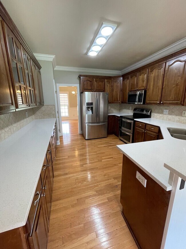 Photo - Gorgeous 4 Bedroom 2 Bathroom Home