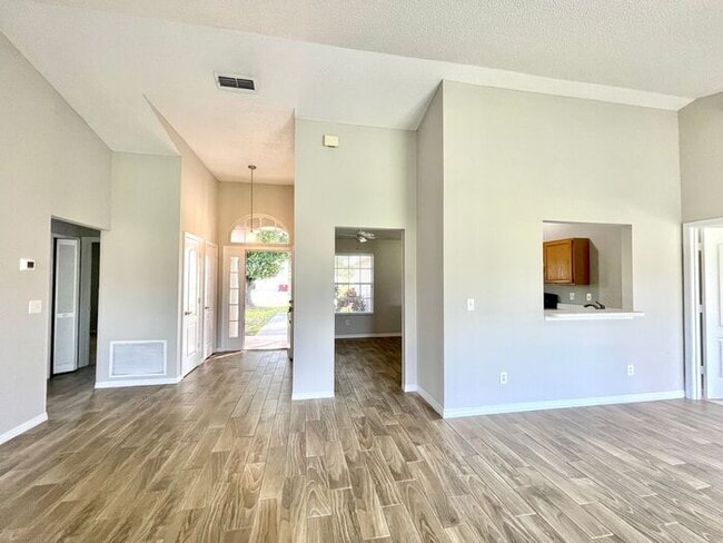 Photo - Cute 4/2 EAST Orlando Home in Wedgefield!