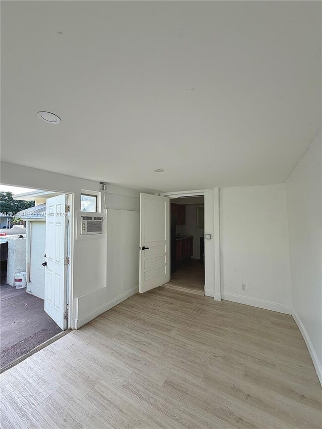 Photo - 224 SW 10th St Unit 1