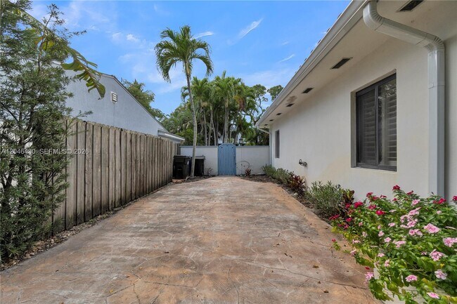 Photo - Northeast 12th Avenue, Fort Lauderdale, FL 33301 - 4 BR 4 BA house