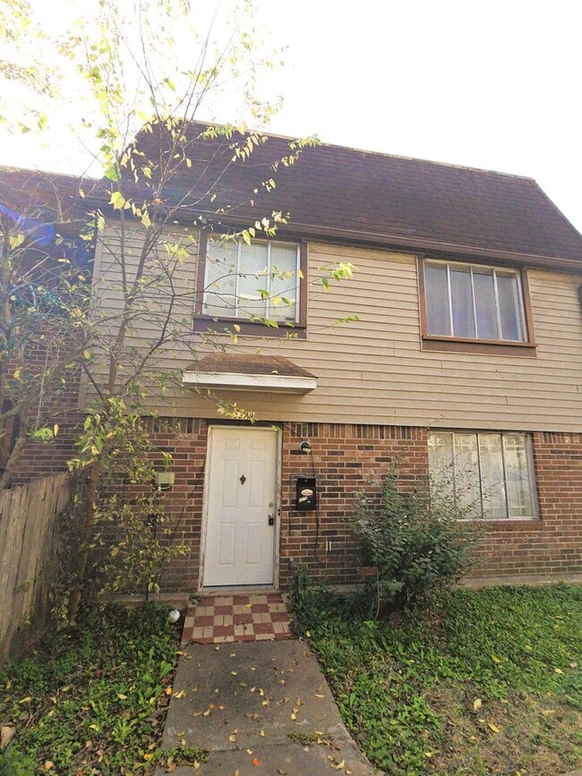 Photo - 8379 La Roche Ln