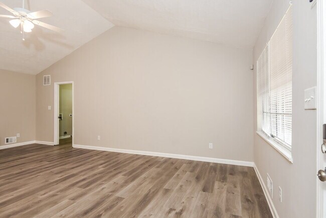 Photo - 6378 Valley Brook Dr House