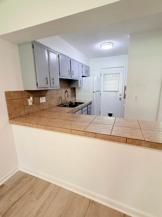 Photo - Great Arden Location - 2 Bed, 1.5 Bath Condo - Available Now!