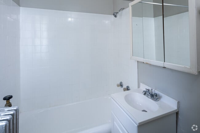 1BR-1BA-648-SF