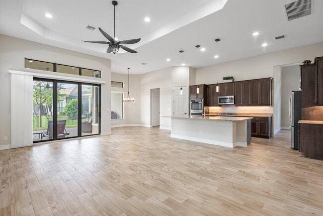 Photo - 12090 Kalmar Cir N