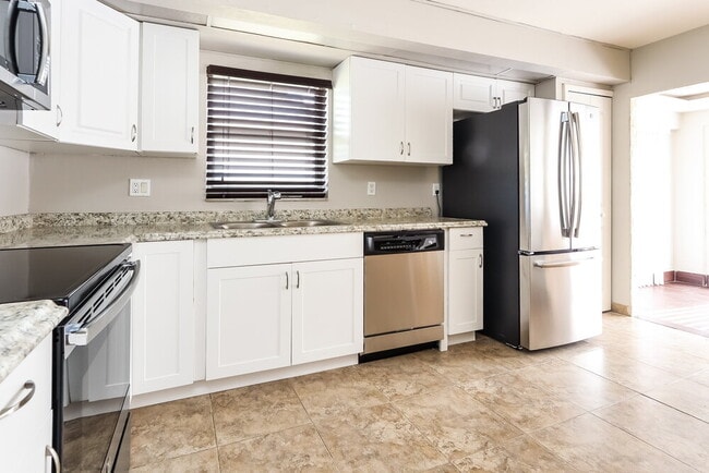 Photo - 1414 NE Van Loon Ln