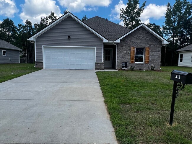 Photo - Home for Rent in Bay Minette, AL!! Available to View Now!