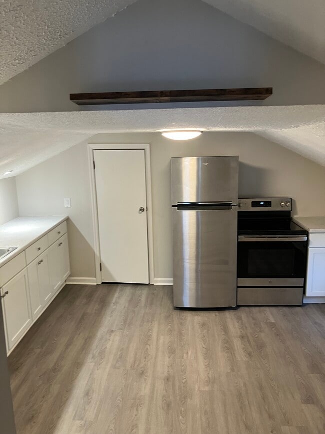 116 Clamsteam Rd Unit 116 Clamsteam Rd APT #2