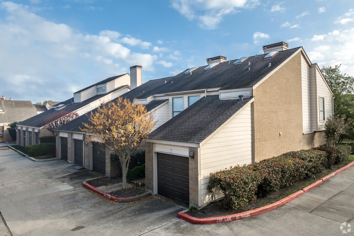 Alternate Building Photo - Oaks on Kirkwood Condominiums