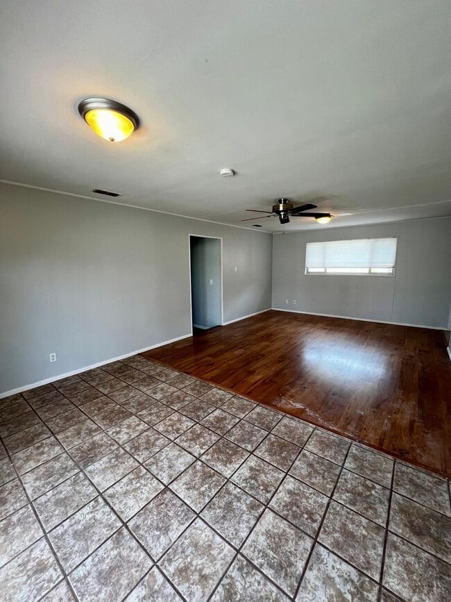 Photo - LT-3000 Buffalo Gap Unit B