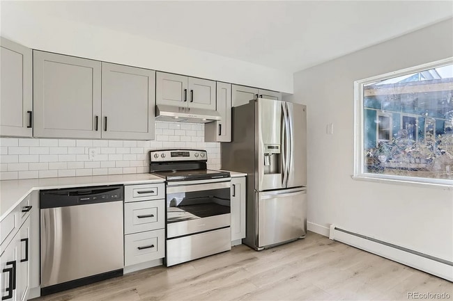 Building Photo - 1632 Chester St Unit 1632