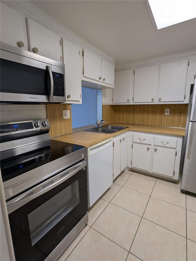 Photo - 16751 NE 9th Ave Unit 408