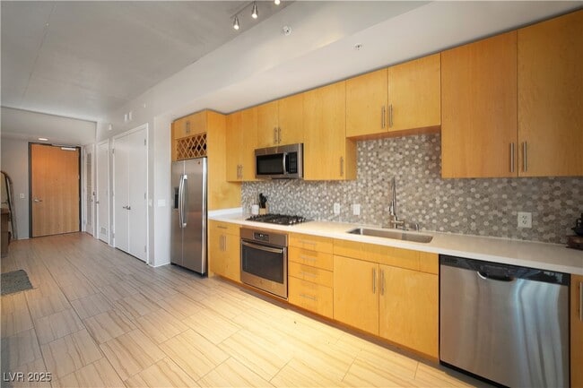 Building Photo - 353 E Bonneville Ave Unit 215