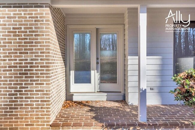 Photo - 501 Rookwood Pl