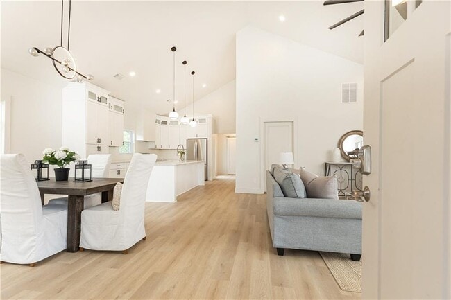 Photo - 433 Trabert Ave NW