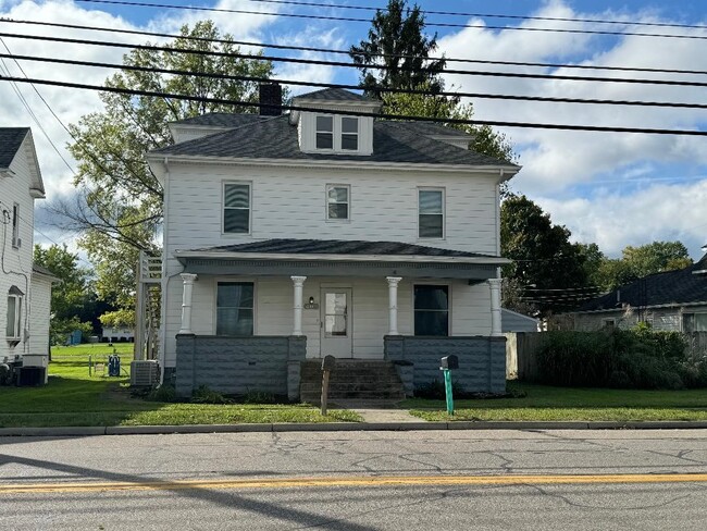 609 West Main - Large Front porch - 609 W Main St House